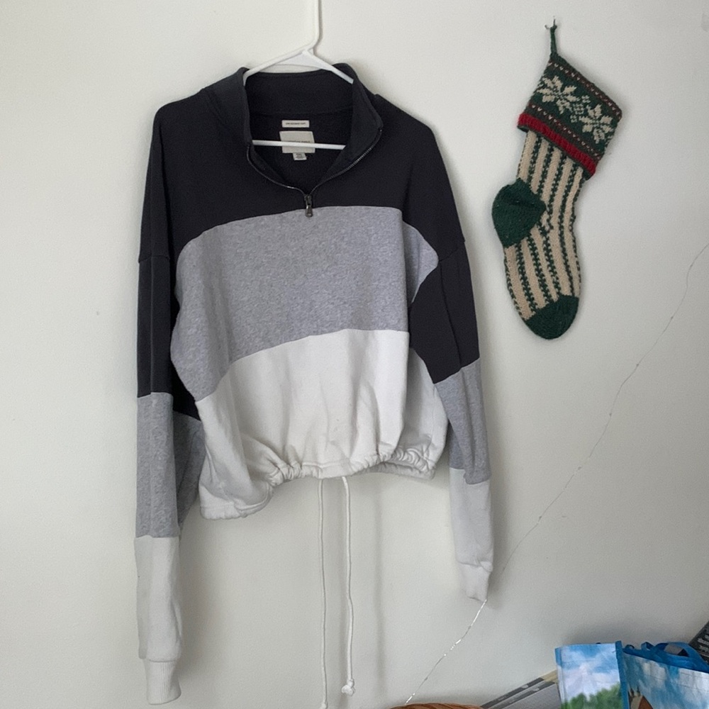American Eagle pull over